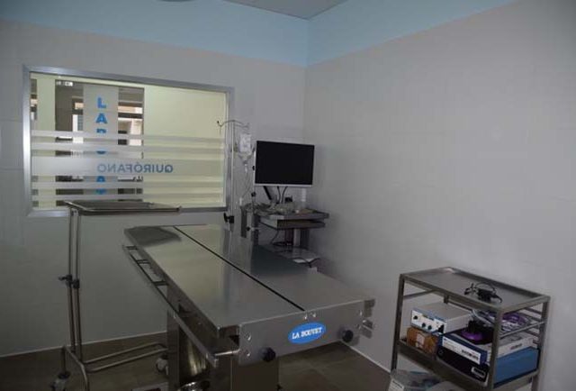 Clínica Veterinaria Campoamor mesa de diagnóstico